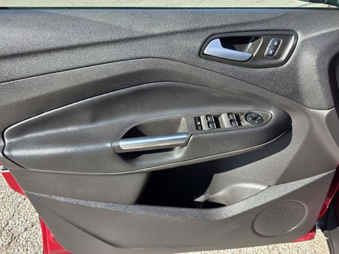 Used 2019 Ford Escape SE FWD image 35