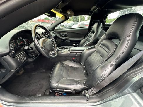 Used 2004 Chevrolet Corvette Coupe w/ Preferred Equipment Group RWD image 11