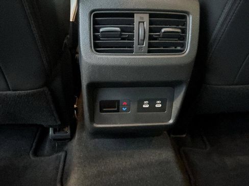 Certified 2025 Nissan Rogue SL w/ Tech Package image 25