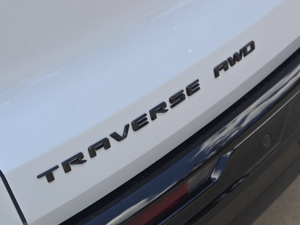 New 2027 Chevrolet Traverse RS w/ LPO, Floor Liner Package AWD/4WD image 7