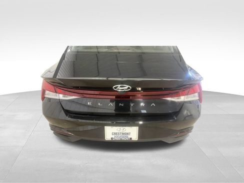 Used 2022 Hyundai Elantra SE FWD image 19
