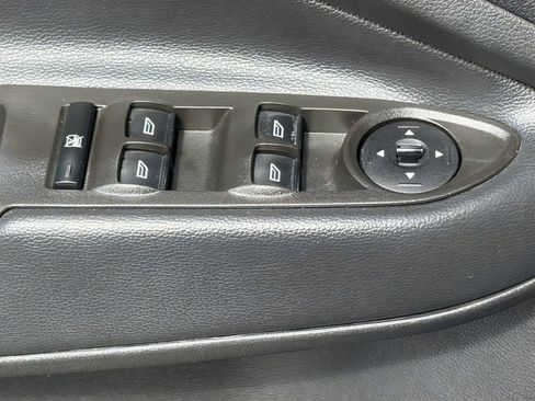 Used 2018 Ford Escape SE FWD image 16