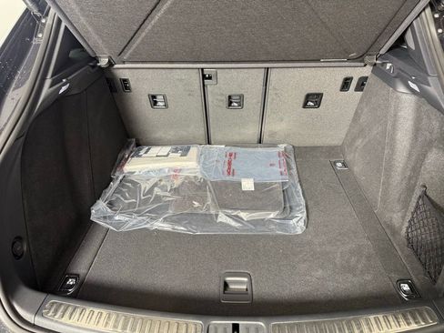 New 2025 Porsche Macan image 17