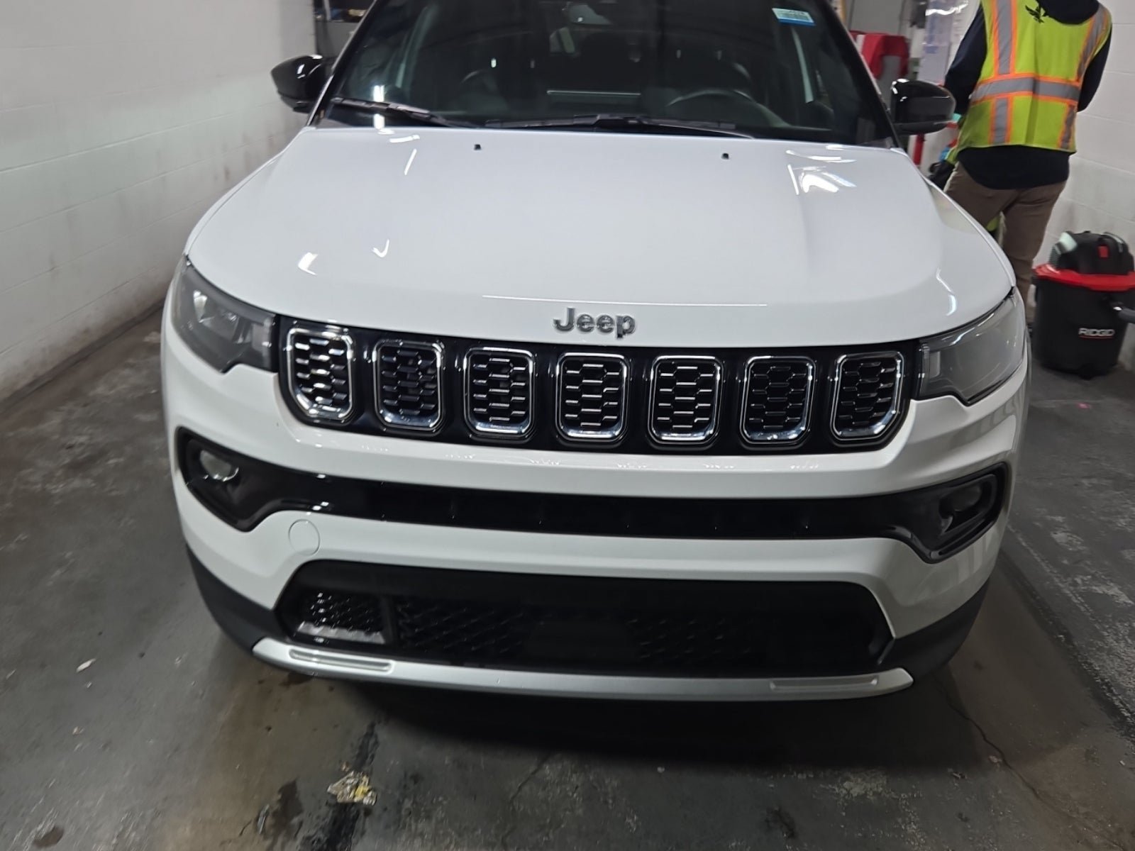 Used 2024 Jeep Compass Limited AWD/4WD image 3