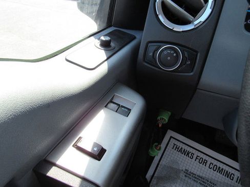 Used 2022 Ford F750 2WD Regular Cab Super Duty image 33