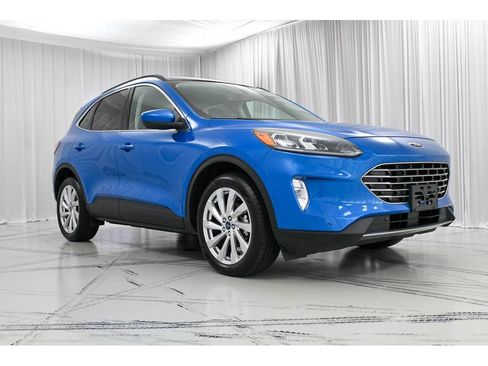 Used 2021 Ford Escape Titanium w/ Titanium Elite Package AWD/4WD image 2