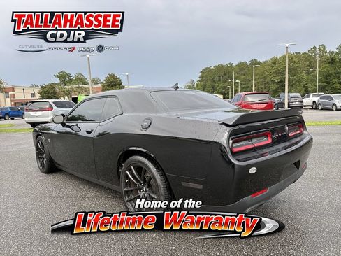 Used 2022 Dodge Challenger R/T Scat Pack w/ Shaker Package RWD image 7