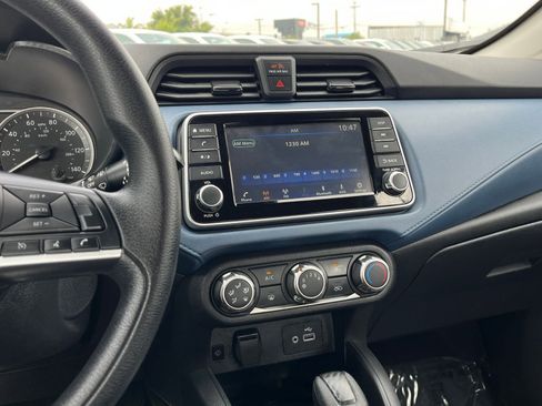 Used 2025 Nissan Versa SV image 17