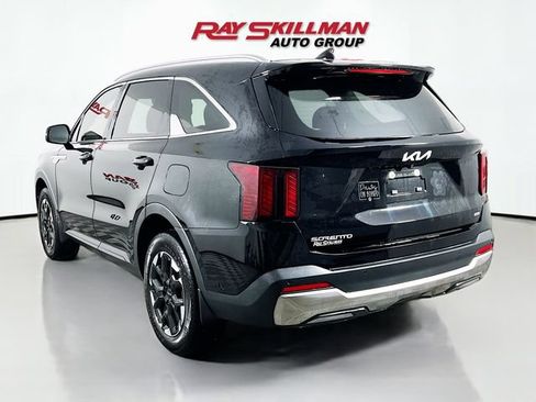 Used 2024 Kia Sorento S w/ Panoramic Sunroof Package AWD/4WD image 5