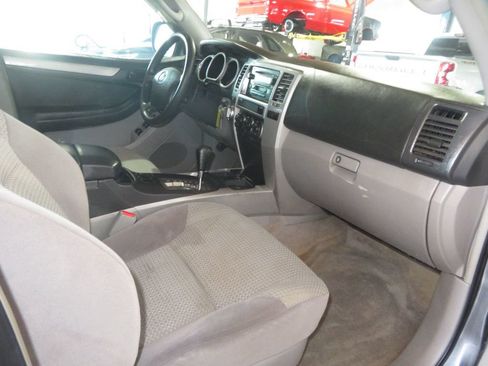 Used 2004 Toyota 4Runner 4WD image 36