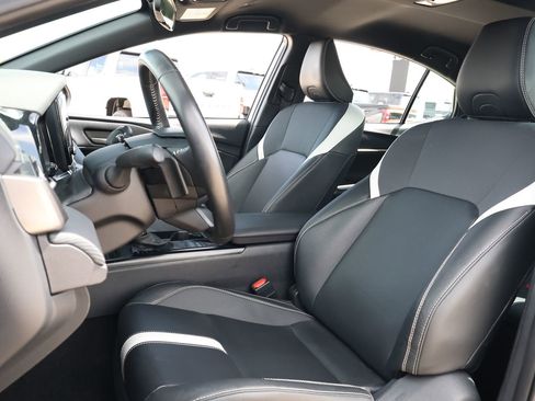 Used 2025 Toyota Camry SE FWD image 27