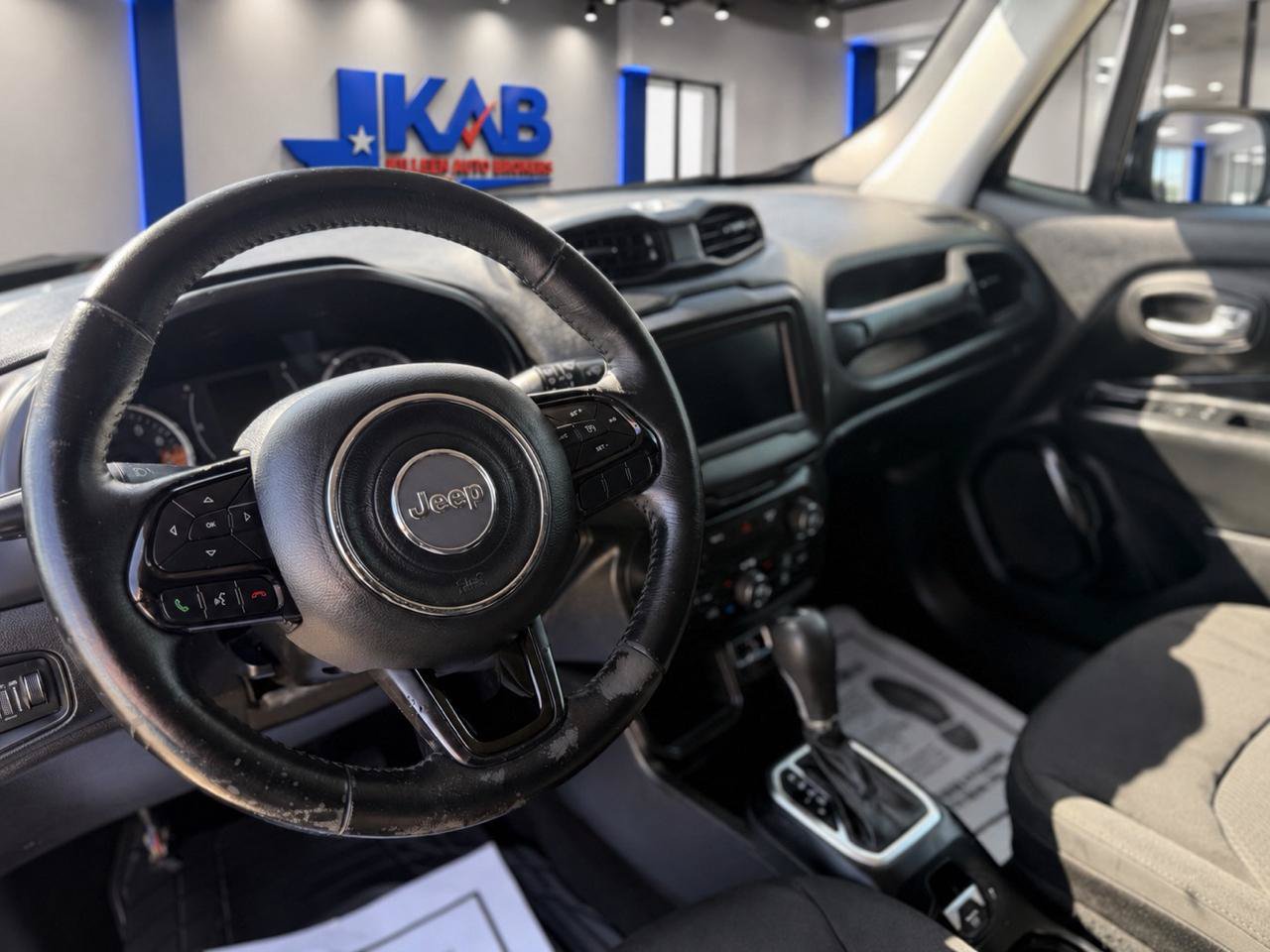 Used 2018 Jeep Renegade Altitude w/ Popular Equipment Group FWD image 10