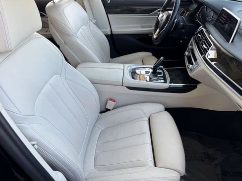 Used 2018 BMW 750i xDrive AWD/4WD image 22
