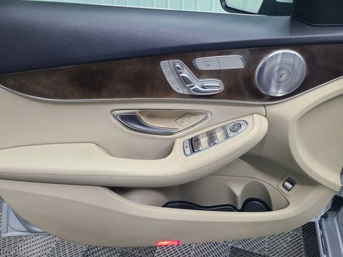 Used 2016 Mercedes-Benz C 300 4MATIC Sedan image 22
