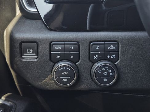 Used 2024 Chevrolet Silverado 3500 LT w/ Convenience Package image 24