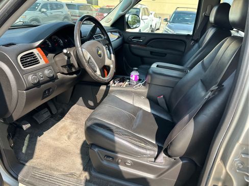 Used 2013 Chevrolet Suburban LT AWD/4WD image 9
