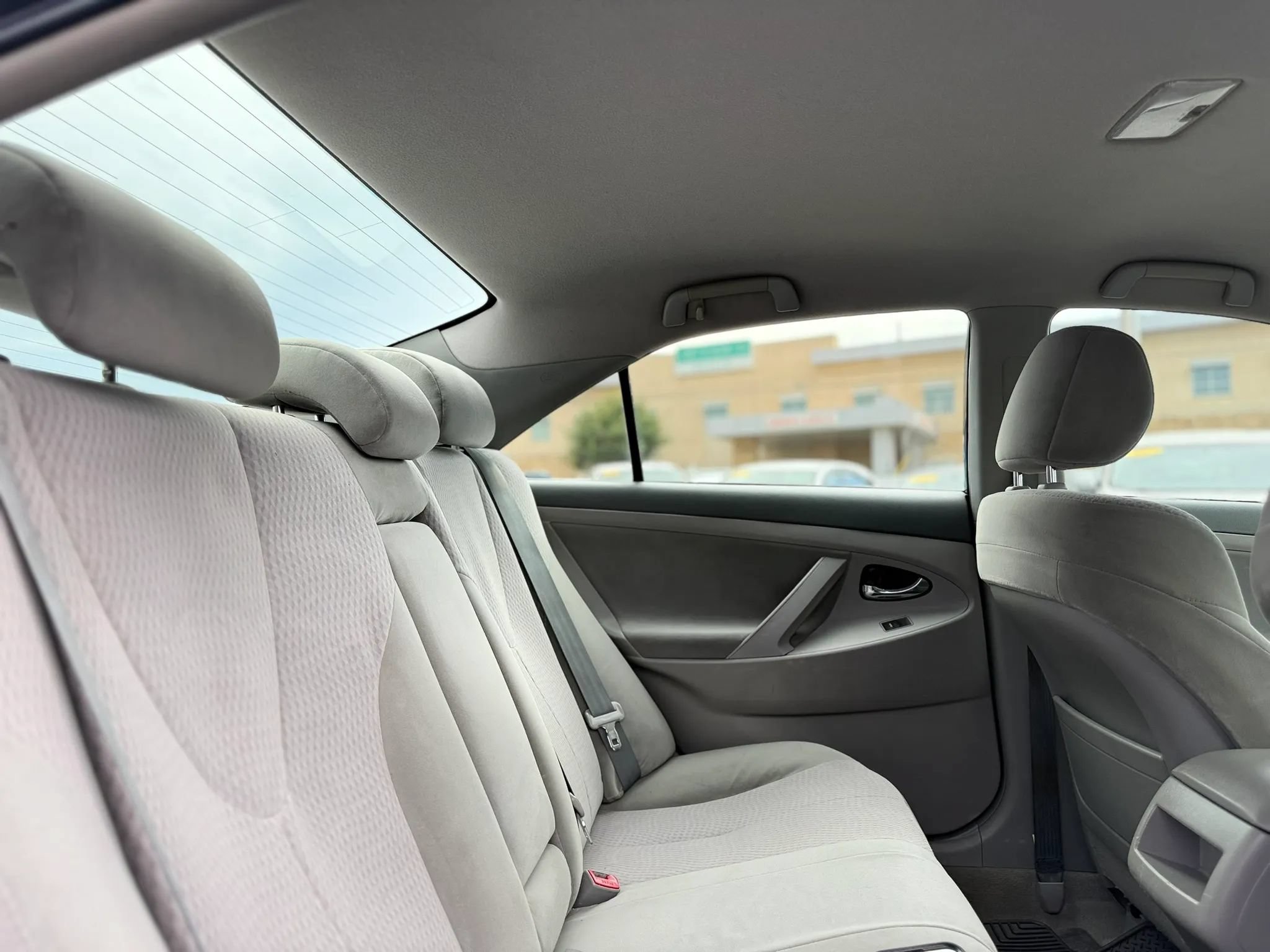 Used 2010 Toyota Camry LE FWD image 25