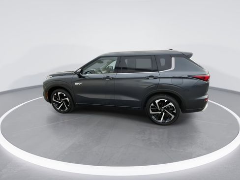 Used 2025 Mitsubishi Outlander SEL image 11