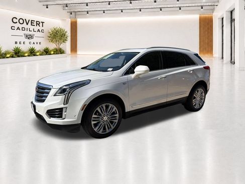 Used 2019 Cadillac XT5 Premium Luxury w/ Driver Assist Package FWD image 4