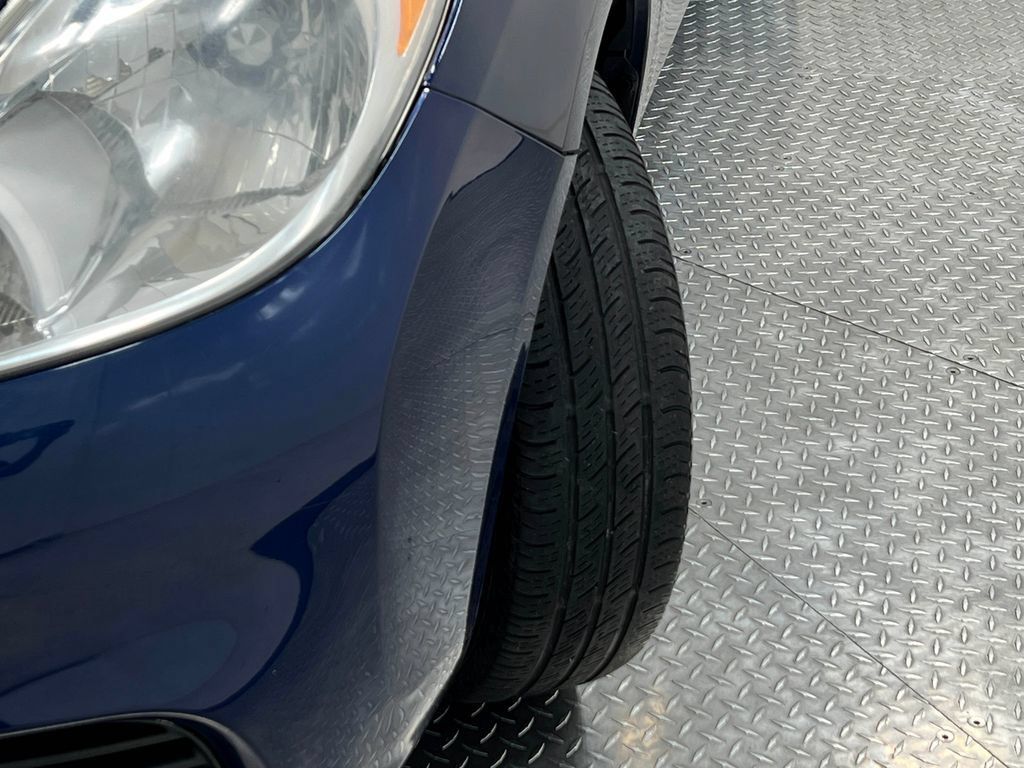 Used 2014 Nissan Versa S FWD image 34