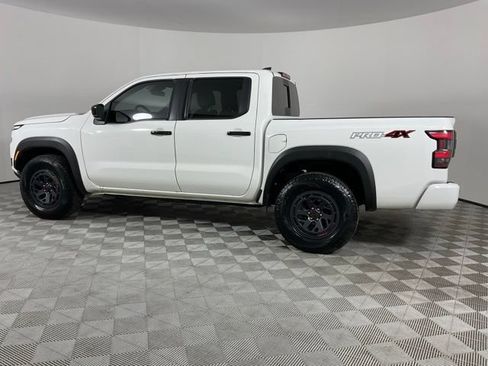 Used 2026 Nissan Frontier PRO-4X AWD/4WD image 3
