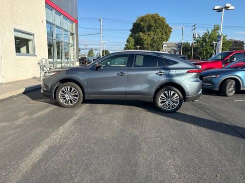 Used 2021 Toyota Venza XLE w/ Softex Package AWD/4WD image 2
