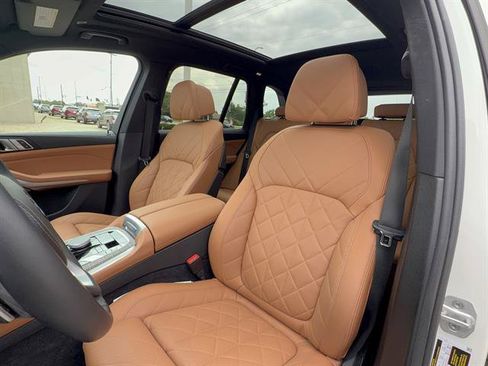 Certified 2024 BMW X5 xDrive40i w/ Premium Package AWD/4WD image 11