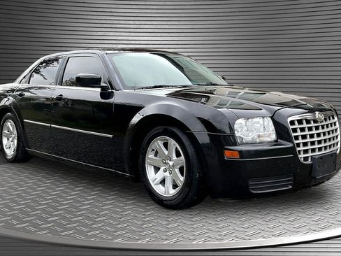Used 2007 Chrysler 300 image 1