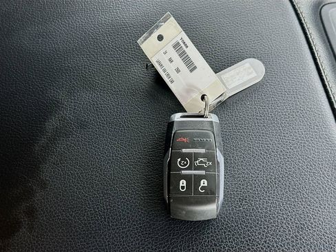 Used 2024 RAM 2500 Laramie AWD/4WD image 35