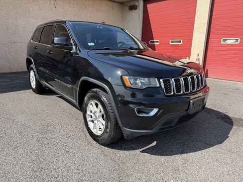 Used 2018 Jeep Grand Cherokee Laredo AWD/4WD image 8