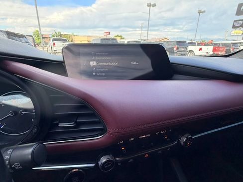 Used 2021 MAZDA MAZDA3 Hatchback w/Premium Plus Pkg AWD/4WD image 17