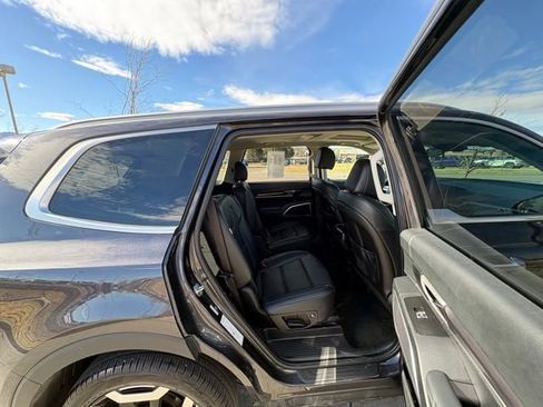 Used 2025 Kia Telluride S image 29