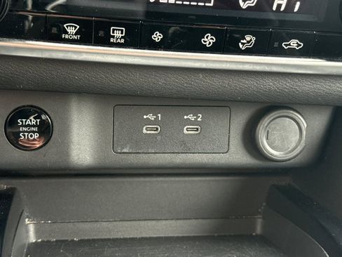 Used 2024 Nissan Rogue SV image 31