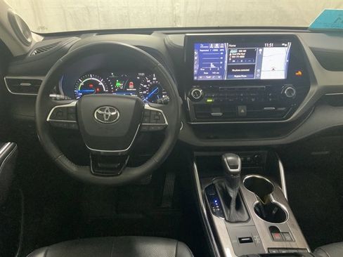 Used 2020 Toyota Highlander Platinum image 18