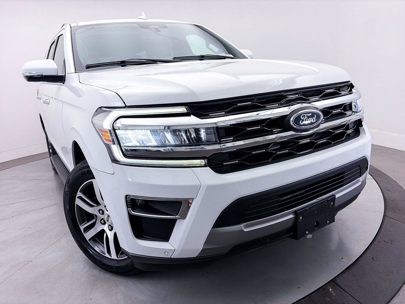 Used 2024 Ford Expedition Limited AWD/4WD image 3
