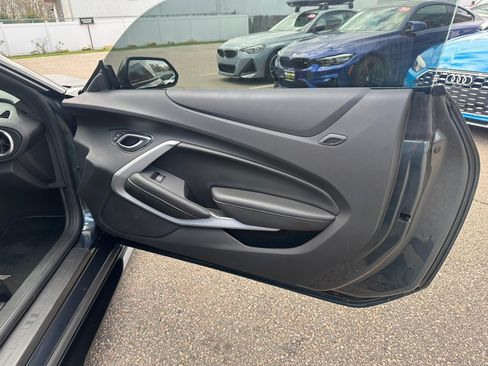 Used 2020 Chevrolet Camaro SS RWD image 10