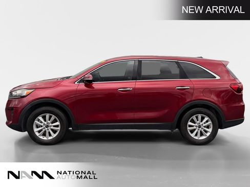Used 2019 Kia Sorento LX image 2
