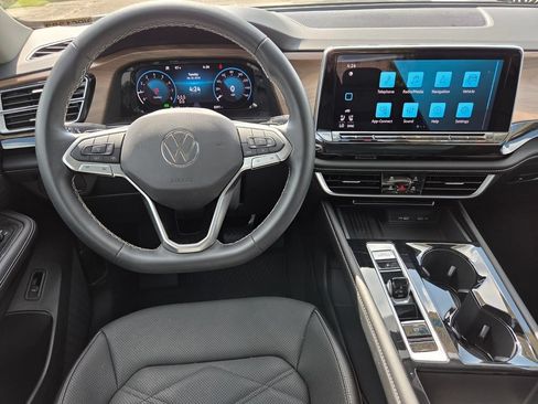 Used 2026 Volkswagen Atlas SE w/ Panoramic Sunroof Package FWD image 21