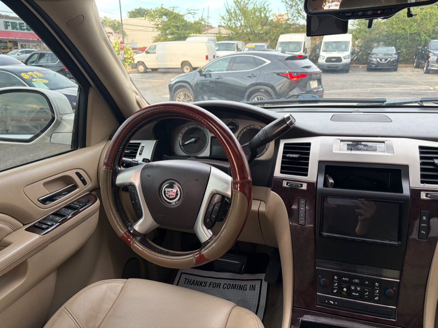 Used 2010 Cadillac Escalade 4WD Hybrid image 28