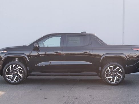 New 2024 Chevrolet Silverado EV RST image 30