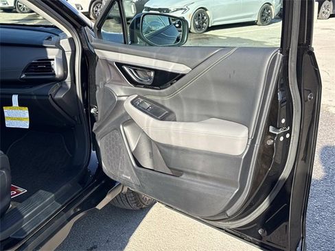 Used 2025 Subaru Outback Onyx Edition image 17