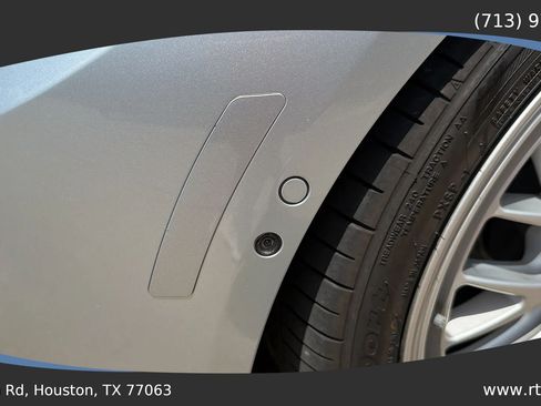 Used 2018 BMW M3 RWD image 20