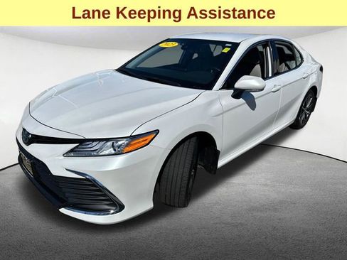 Certified 2023 Toyota Camry XLE FWD image 6