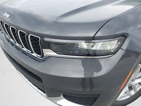 New 2025 Jeep Grand Cherokee L Laredo image 16