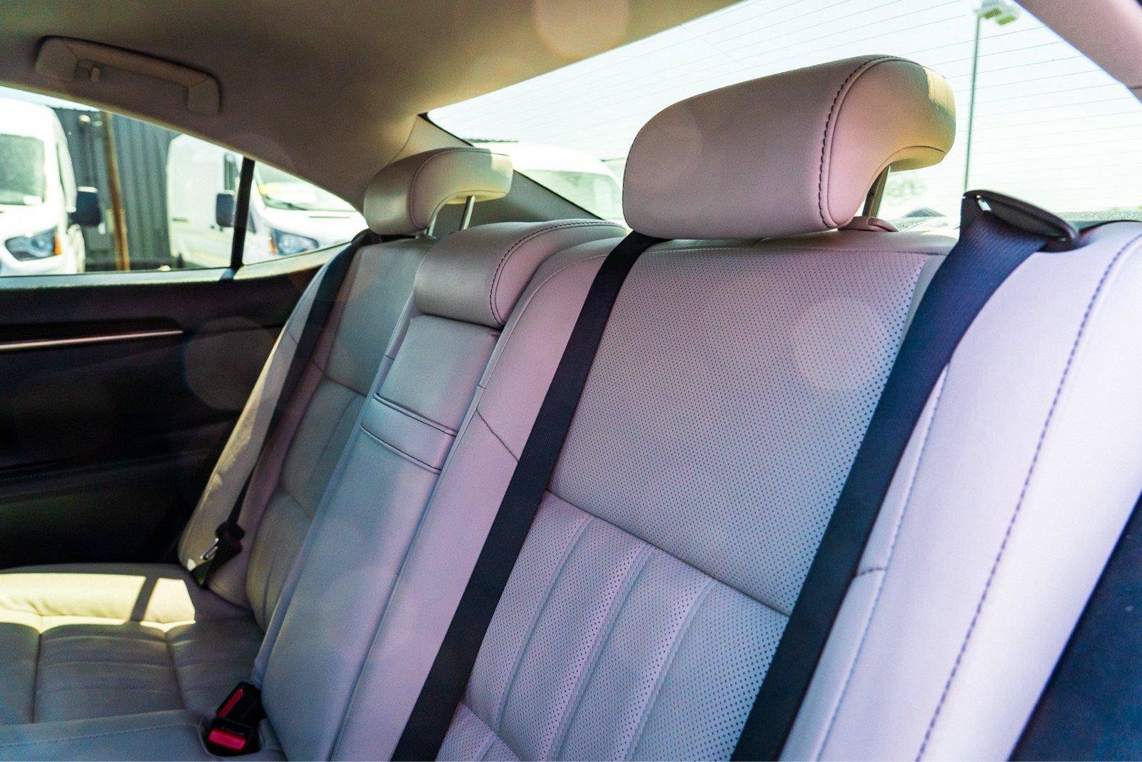 Used 2017 Lexus ES 300h w/ Luxury Package FWD image 24