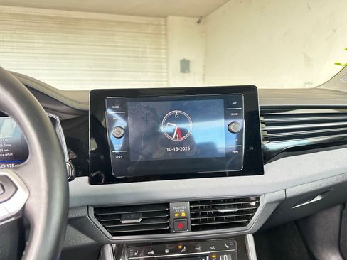 Used 2025 Volkswagen Jetta SE image 21