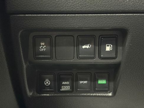 Used 2018 Nissan Rogue SV w/ Premium Package AWD/4WD image 23