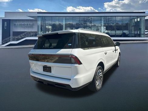 New 2026 Lincoln Navigator L Reserve image 8