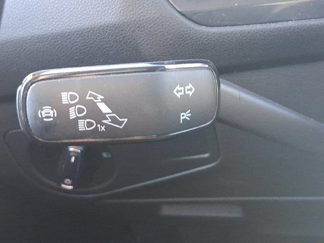Used 2023 Volkswagen Tiguan SE FWD image 30