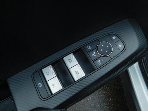 Used 2024 Mitsubishi Outlander SE image 31